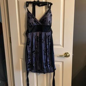 It has sparkly flowers on it . just been worn ones to a wedding.